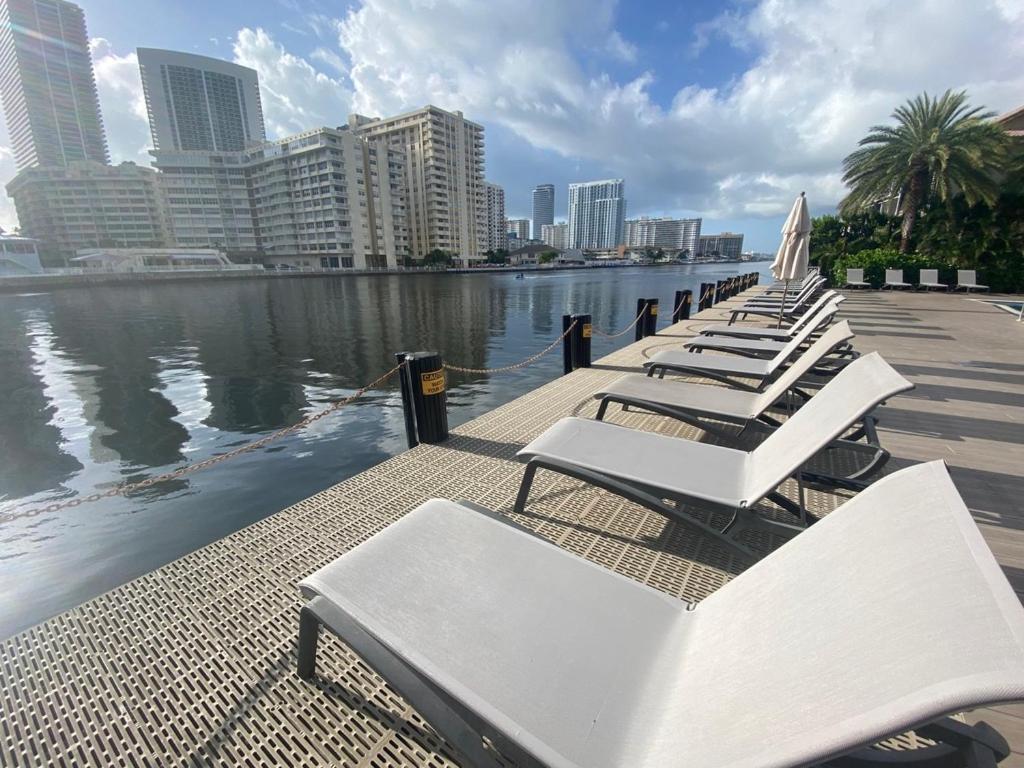 Studio In Hallandale 2 Beds Hallandale Beach Extérieur photo