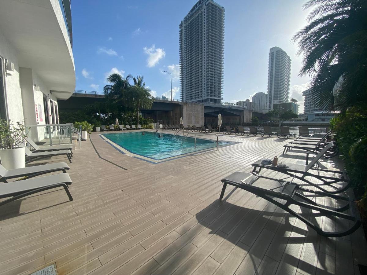 Studio In Hallandale 2 Beds Hallandale Beach Extérieur photo